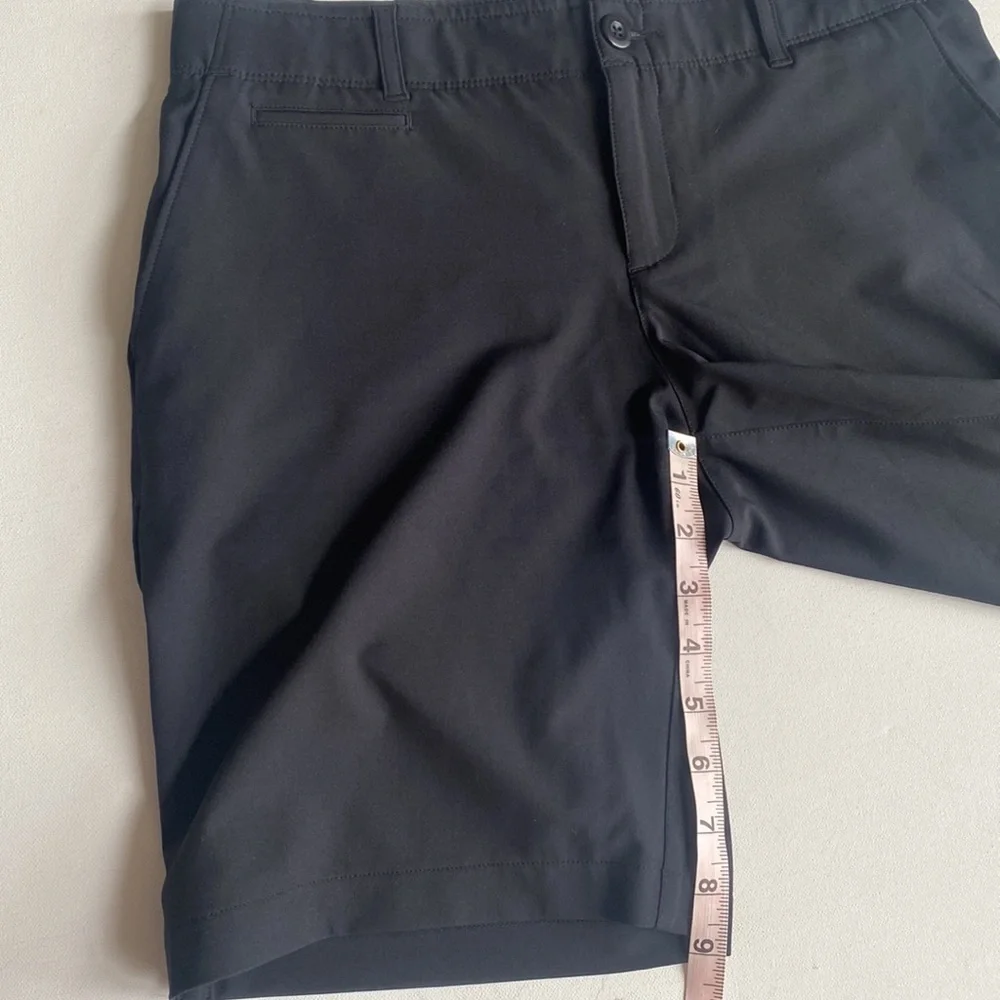 (A6) Under Armor Black Button Fly‎ split hem Fitted shorts, Size S